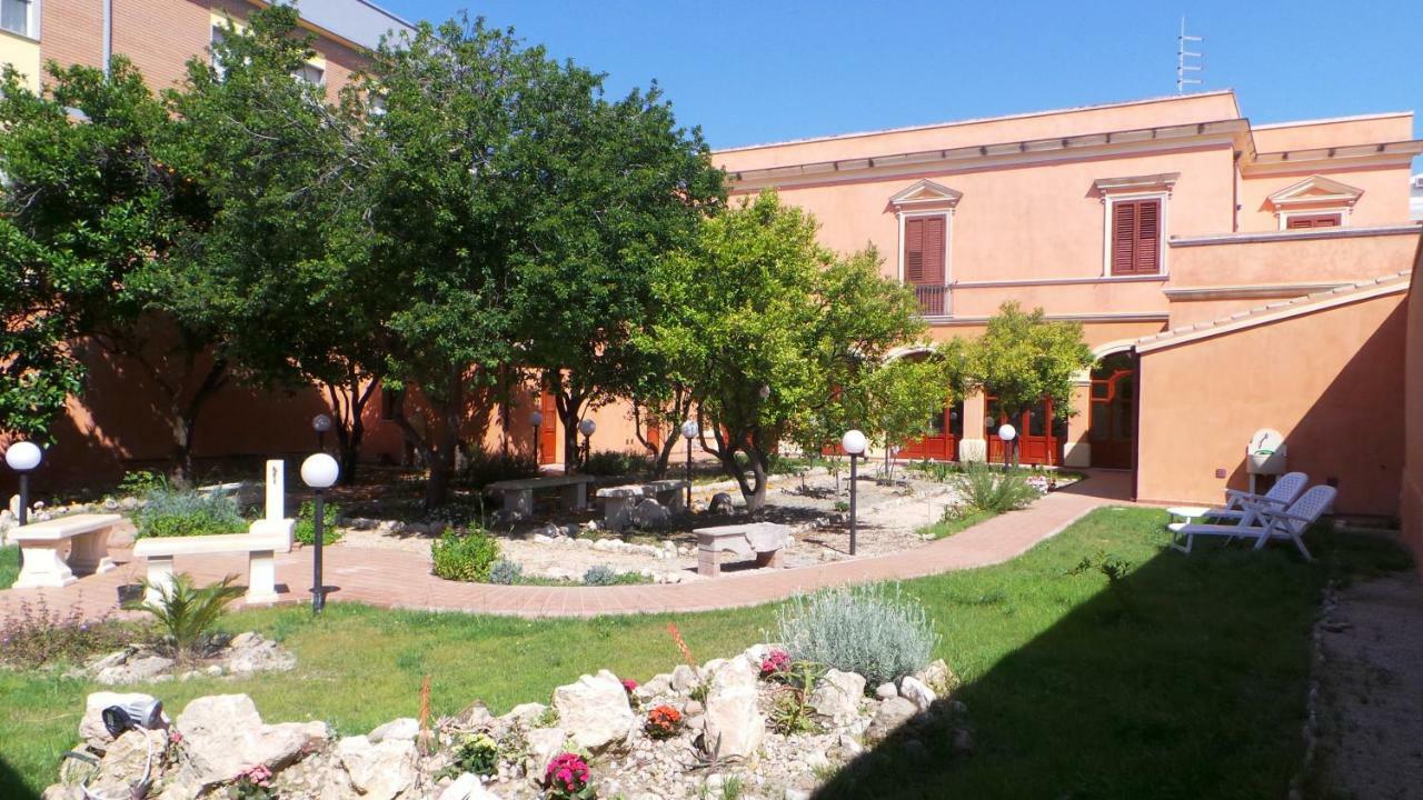 Bed and Breakfast Oasi Ottocento Куарту-Сант'Элена Экстерьер фото